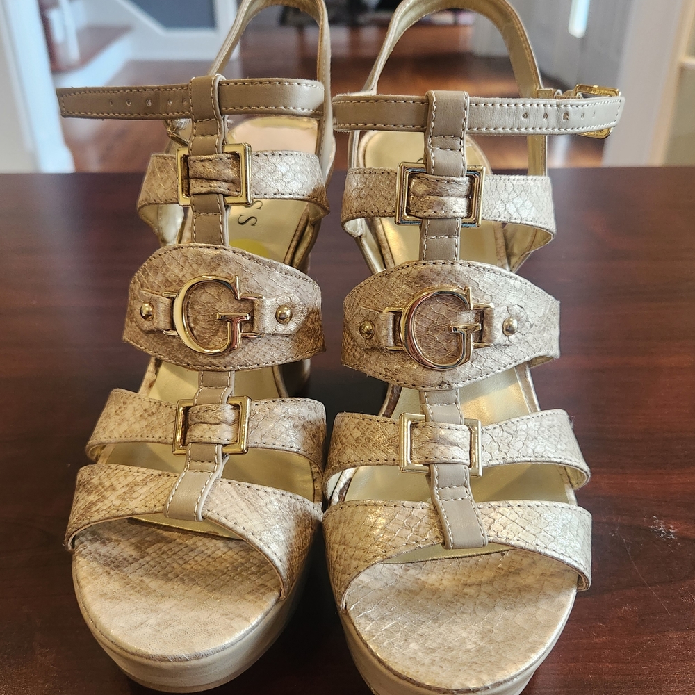 Guess Stylish Gold Women's Sandals Size 9